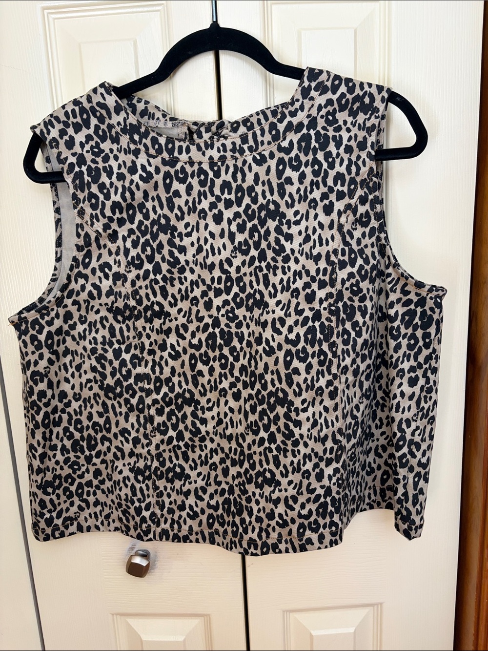 Sleeveless Leopard Print Tank Top - Black/tan